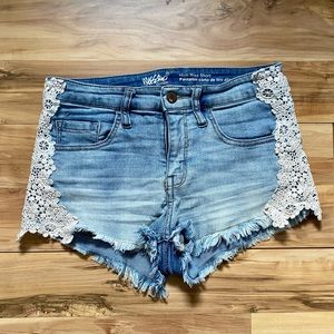 mossimo jean shorts • size 4